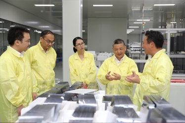 省高院副院長朱新力一行蒞臨浙江鴻禧能源股份有限公司走訪慰問省人大代表李健